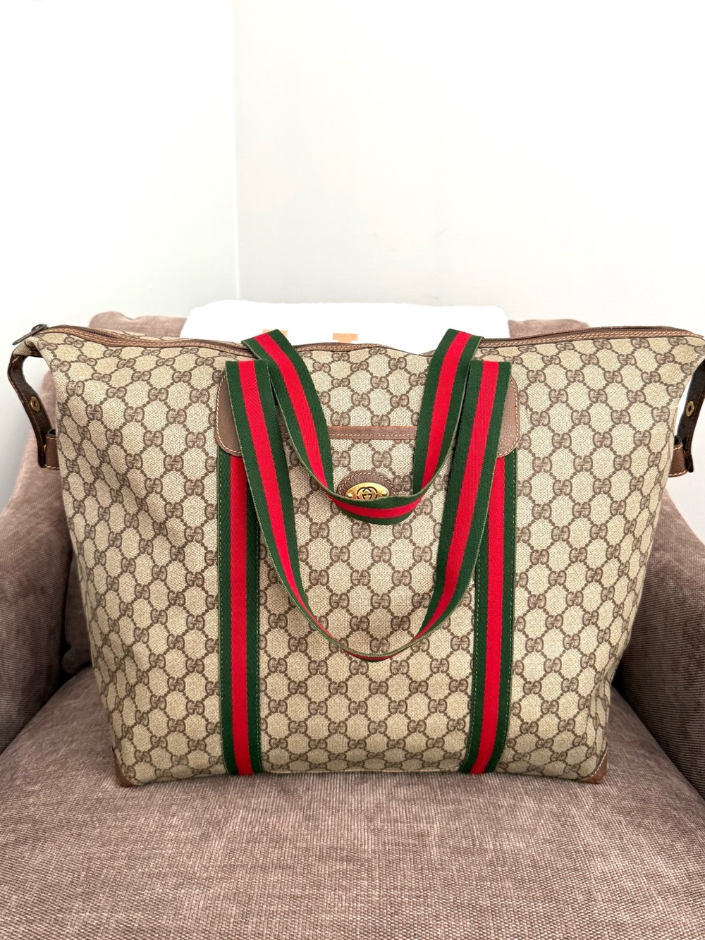Gucci authentic brown monogram coated canvas XL tote bag travel bag